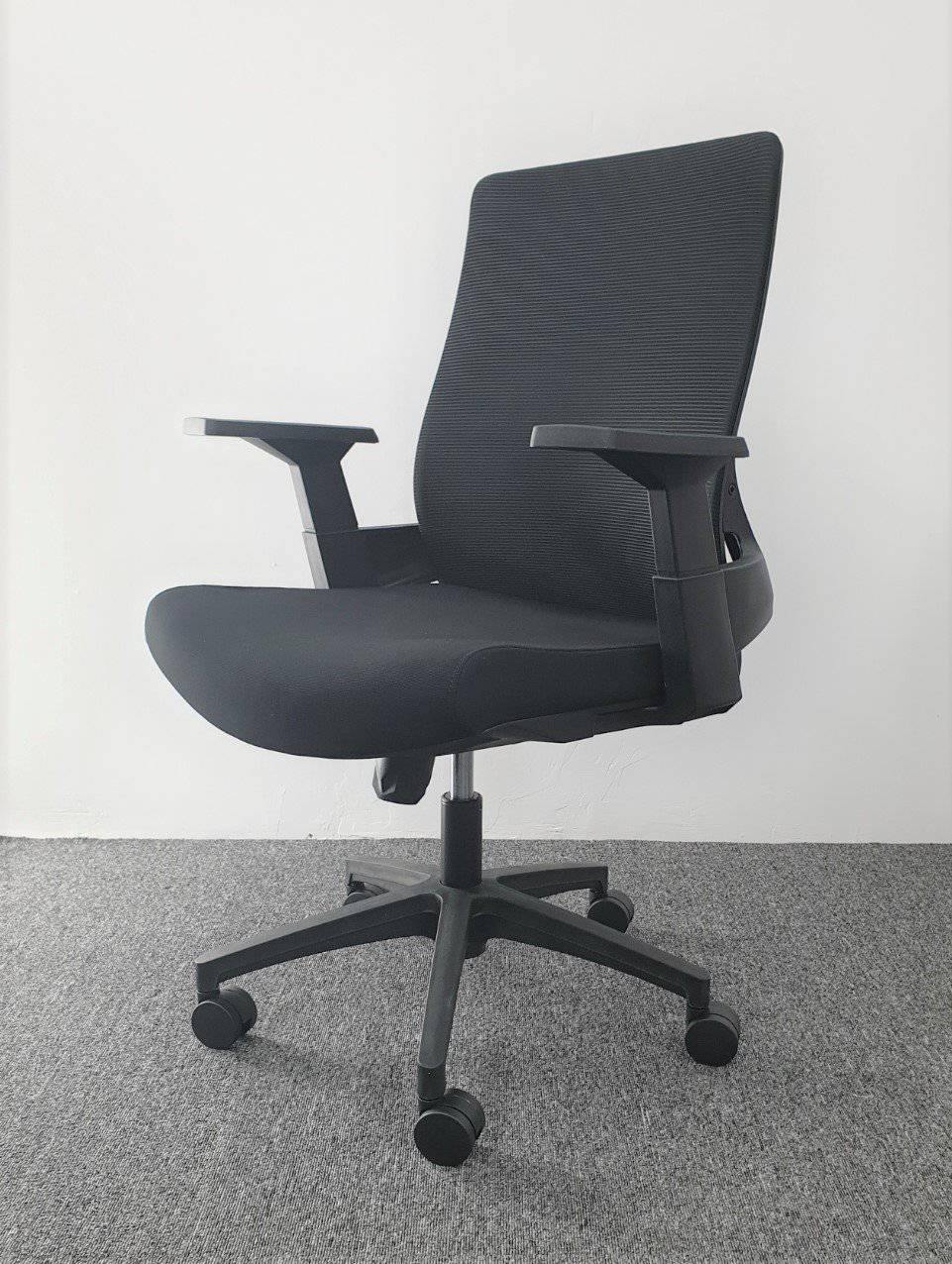 High-Back Mesh Office Chair with Headrest – Ergonomic Swivel Seat - Image 6